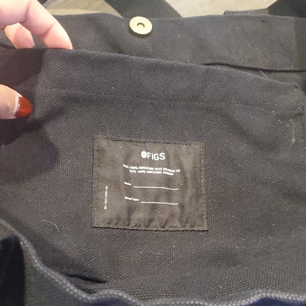 FIGS Classic Black Tote Bag - Picture 2 of 5